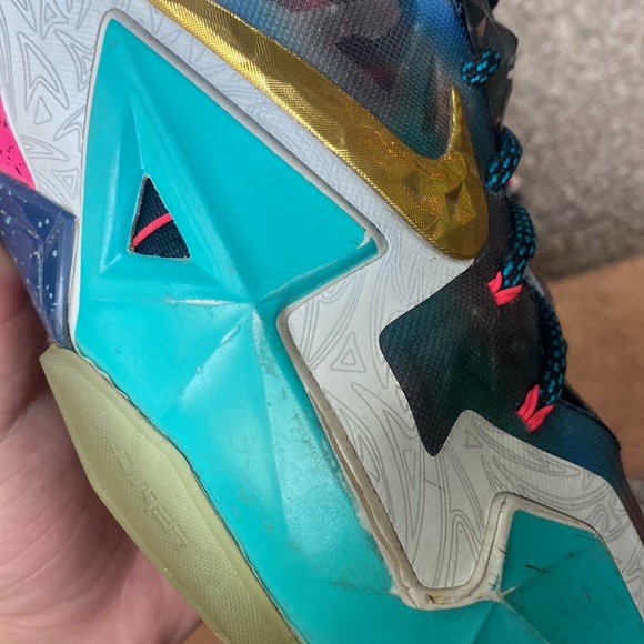 What The Lebron 11 - Picture 8 of 11